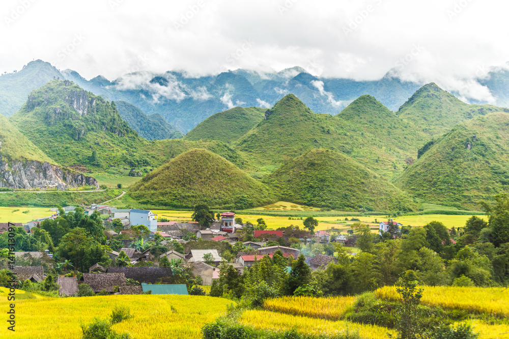 Từ tháng 8 đến tháng 10 là thời gian thích hợp để du lịch Hà Giang 